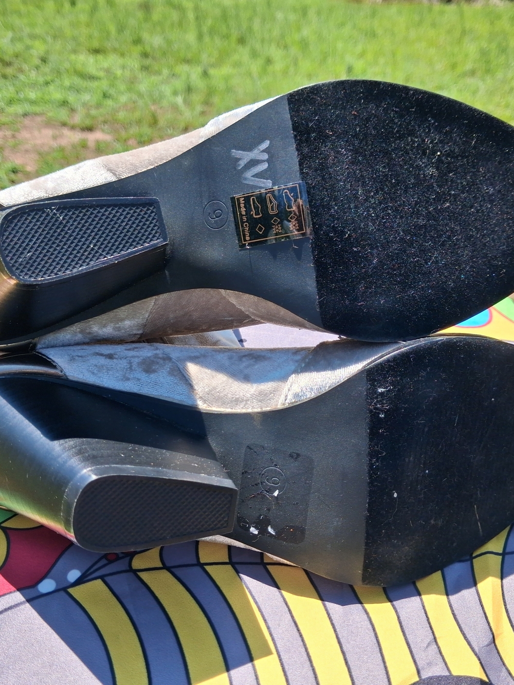 Cape Robbin Silver Metallic Western Ankle Boots Woman's Size 9 - Picture 6 of 9